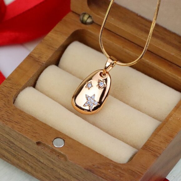 "Rose Gold Oval Pendant with Star Design, XPPT1310 - Picture 9 of 12